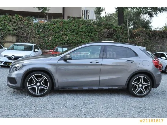 Mercedes-Benz GLA 200 AMG Image 2